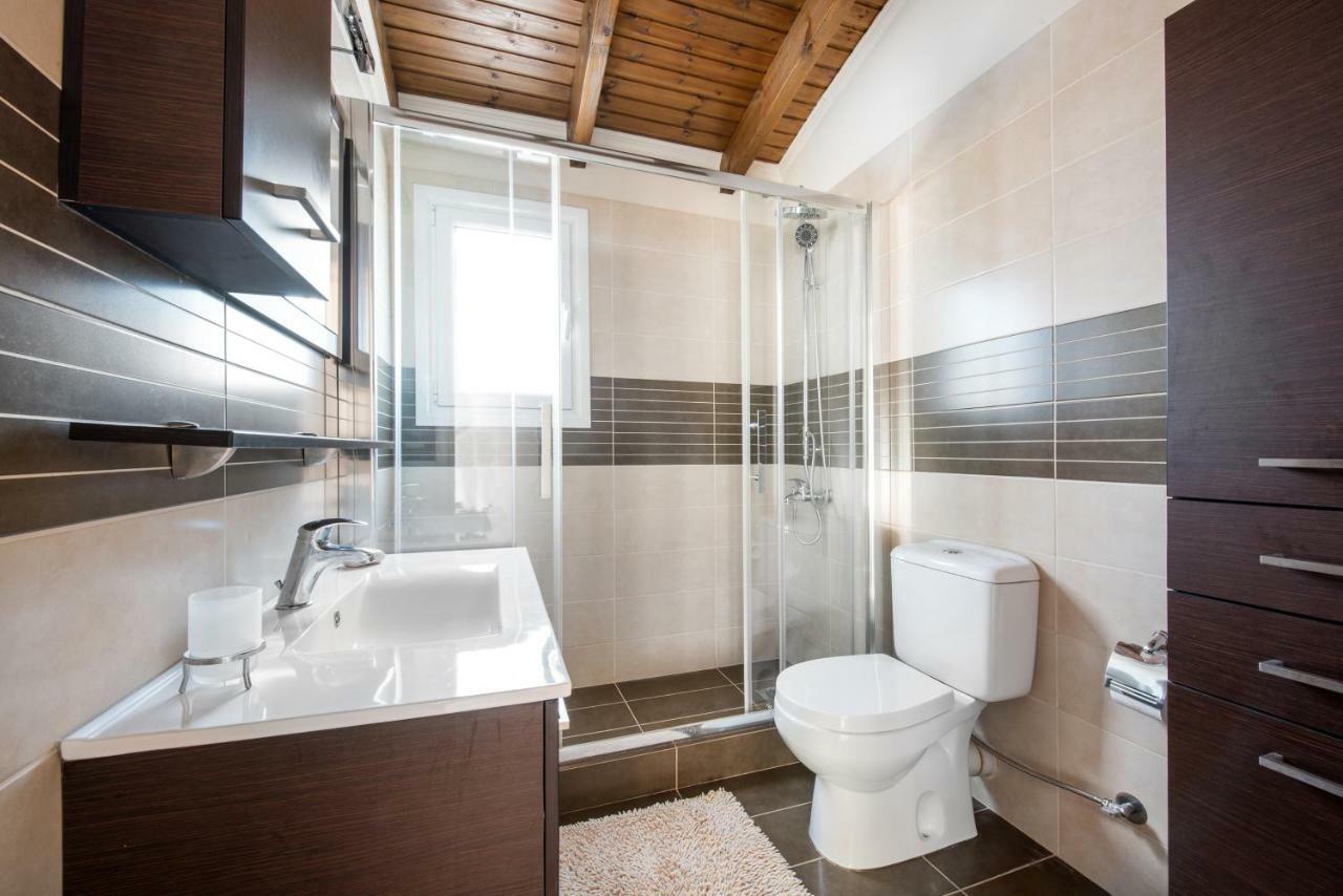 Апартаменты Top Floor Modern Studio In Central Koropi Экстерьер фото
