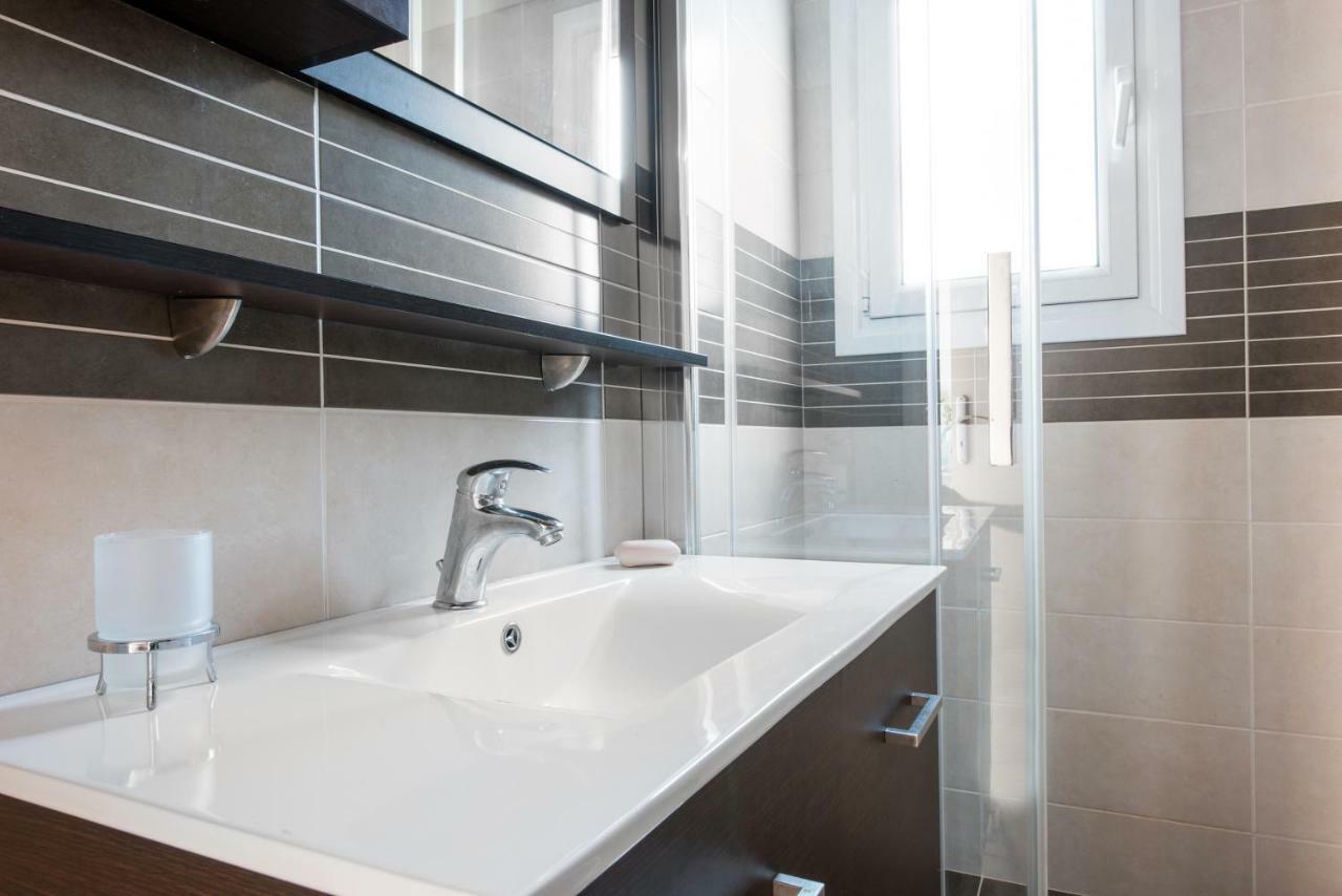 Апартаменты Top Floor Modern Studio In Central Koropi Экстерьер фото