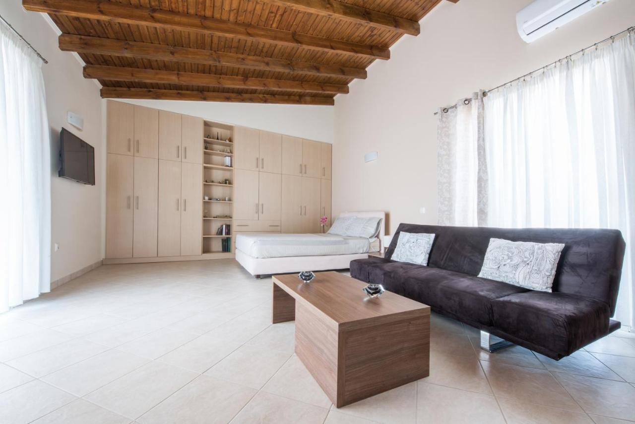 Апартаменты Top Floor Modern Studio In Central Koropi Экстерьер фото
